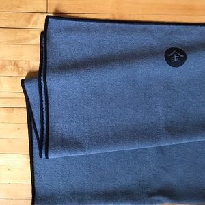 Manduka Yogitoes yoga mat towel